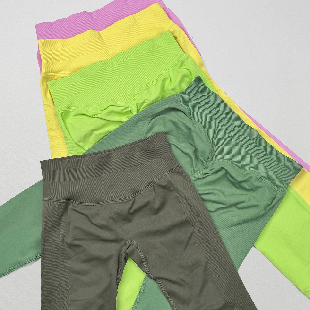 Pantalones de yoga VEQKING Scrunch Butt para mujer, leggings deportivos sin costuras, cintura baja, mallas de gimnasio, pantalones de entrenamiento cálidos de secado rápido para otoño.