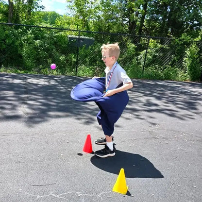 Conos marcadores para juegos de patio "Granny Pants", juegos de patio, juego de reunión familiar, juego gigante para exteriores, kit de juegos recreativos de lanzamiento
