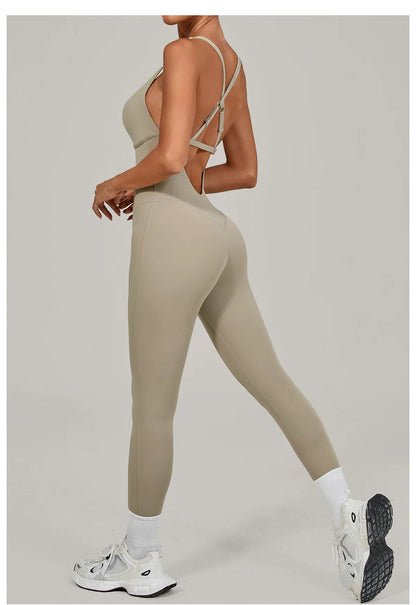 Nuevo mono de yoga para mujer, sexy, con espalda en V, cintura alta, realce de glúteos, tirantes ajustables, conjunto de yoga de secado rápido y transpirable, mono deportivo.