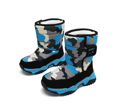 Zapatos de invierno 2025 para niños, de felpa, impermeables, antideslizantes, con suela de goma, botas de nieve cálidas a la moda para exteriores.