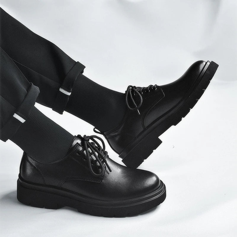 Zapatos de cuero negros para hombre, plataforma, suela suave, resistentes al desgaste, informales, para jóvenes, negocios, fiestas, paseos por la ciudad, zapatillas nuevas