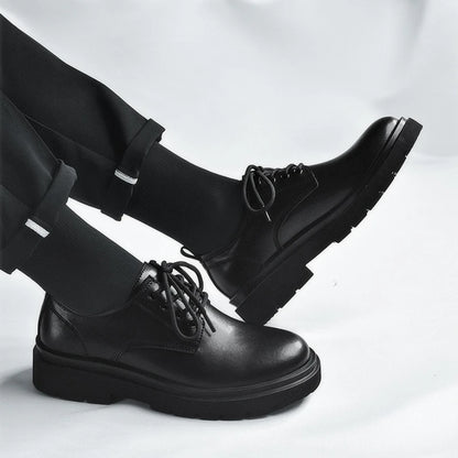 Zapatos de cuero negros para hombre, plataforma, suela suave, resistentes al desgaste, informales, para jóvenes, negocios, fiestas, paseos por la ciudad, zapatillas nuevas