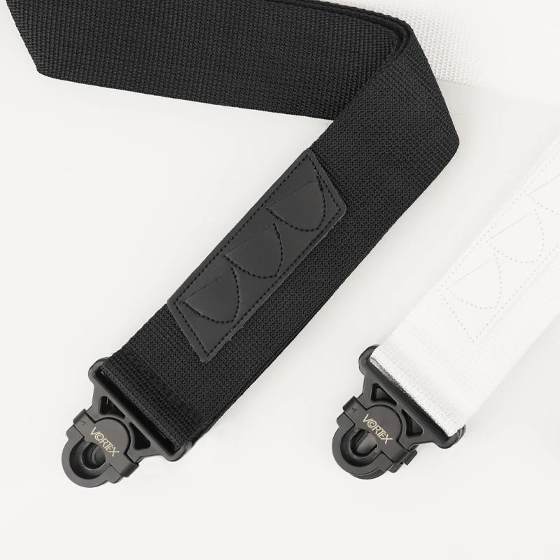 Correa de guitarra VORTEX. Cierre antidesenganche, firme, cómodo y rápido, ideal para guitarras eléctricas y bajos.