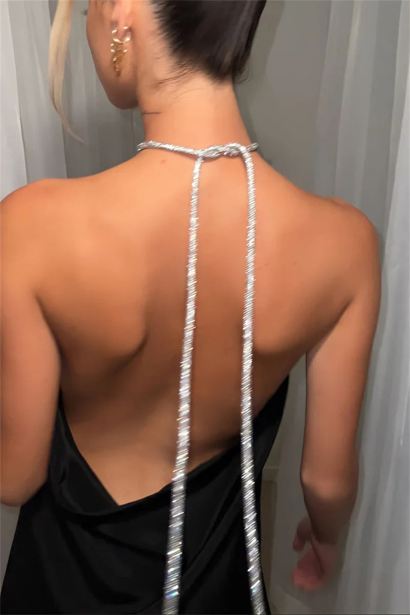 Vestido corto sexy sin espalda con escote halter y hombros descubiertos de Mozision Sparkle para mujer, ideal para el verano. Elegante vestido de fiesta en la playa o club nocturno.