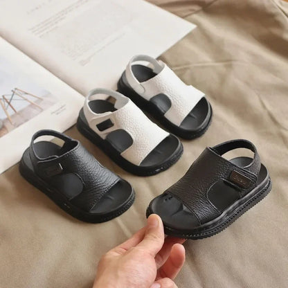 Sandalias de moda para niños, nuevas sandalias de verano para niños medianos y pequeños, suela suave, antideslizantes, con punta abierta, para playa.