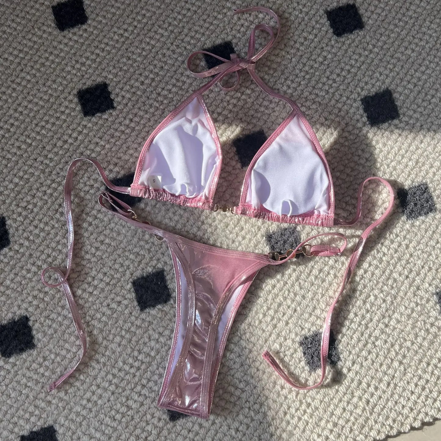 Traje de baño bikini sexy con perlas brillantes, gran oferta de la temporada, nuevo traje de baño cruzado, elegante diseño luminoso, ropa interior femenina atractiva