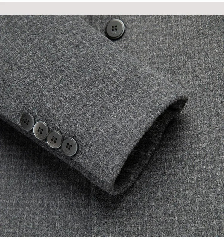 Abrigo de lana de doble faz para hombre, colección invierno 2025, estilo clásico informal de negocios, con solapa de muesca. Gabardina premium de largo medio.