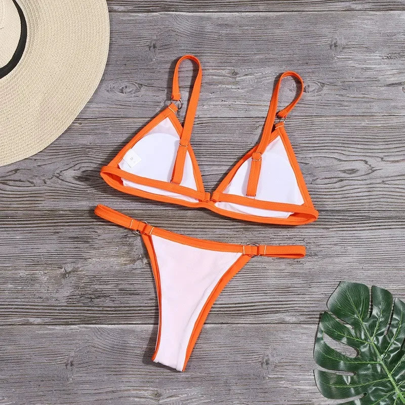 Bikini triangular de color puro, traje de baño separado de metal para mujer, traje de baño de una sola capa de seda color leche, modelo femenino, marca china