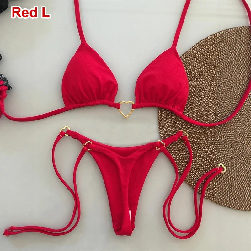 Bikini de dos piezas de color liso con escote halter y tiras, estilo triángulo, con hebilla metálica en forma de corazón. Traje de baño con cordones para mujer.