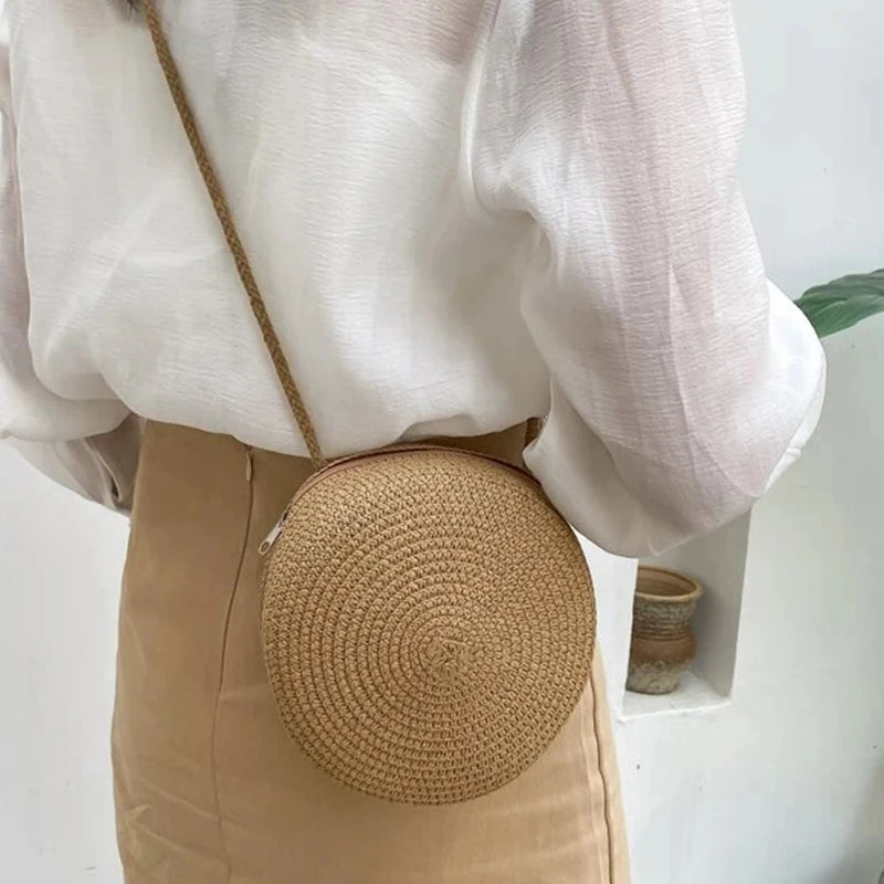 Bolso redondo de paja para mujer, tejido a mano, tipo bandolera, para playa, bonito bolso de mano pequeño de ratán tejido a mano, de color caramelo