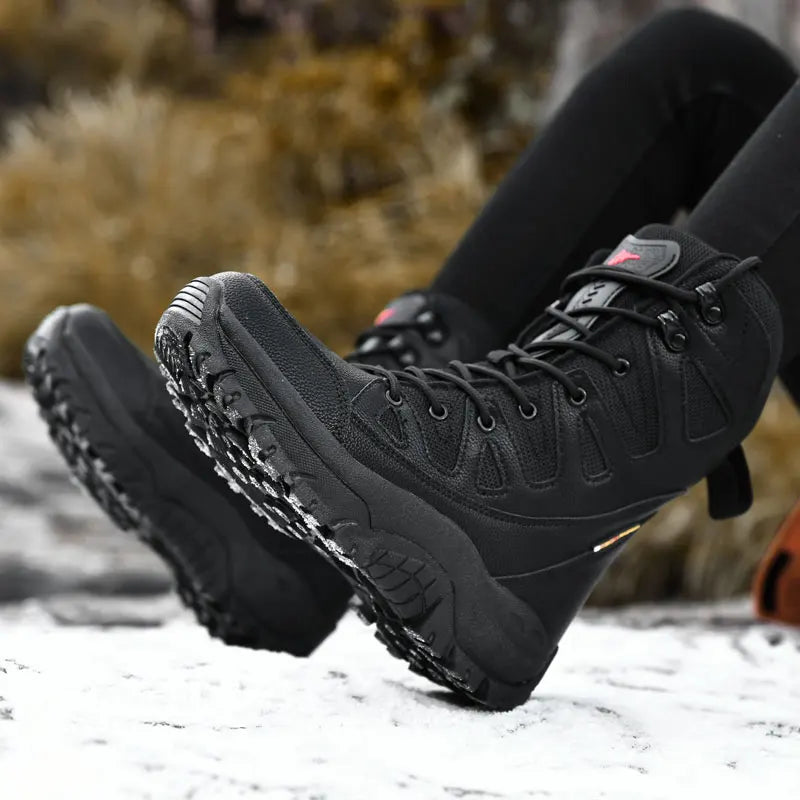 Botas tácticas ultraligeras de lona transpirable de nuevo estilo para hombre, ideales para primavera y verano, para senderismo y actividades al aire libre, para fanáticos del ejército y el entrenamiento de combate.